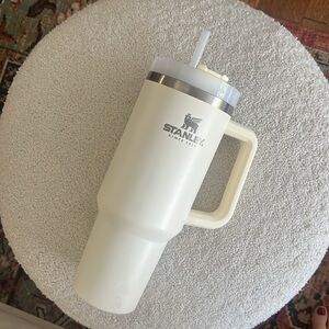 Stanley Cup // 40 oz Cream waterbottle